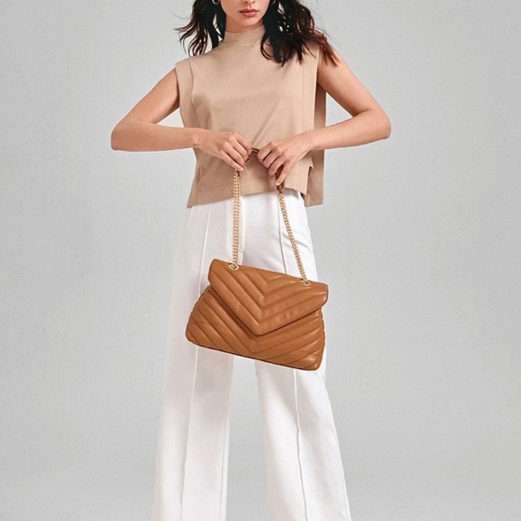 *Chevron quilted flap bag - Picture 2 of 11